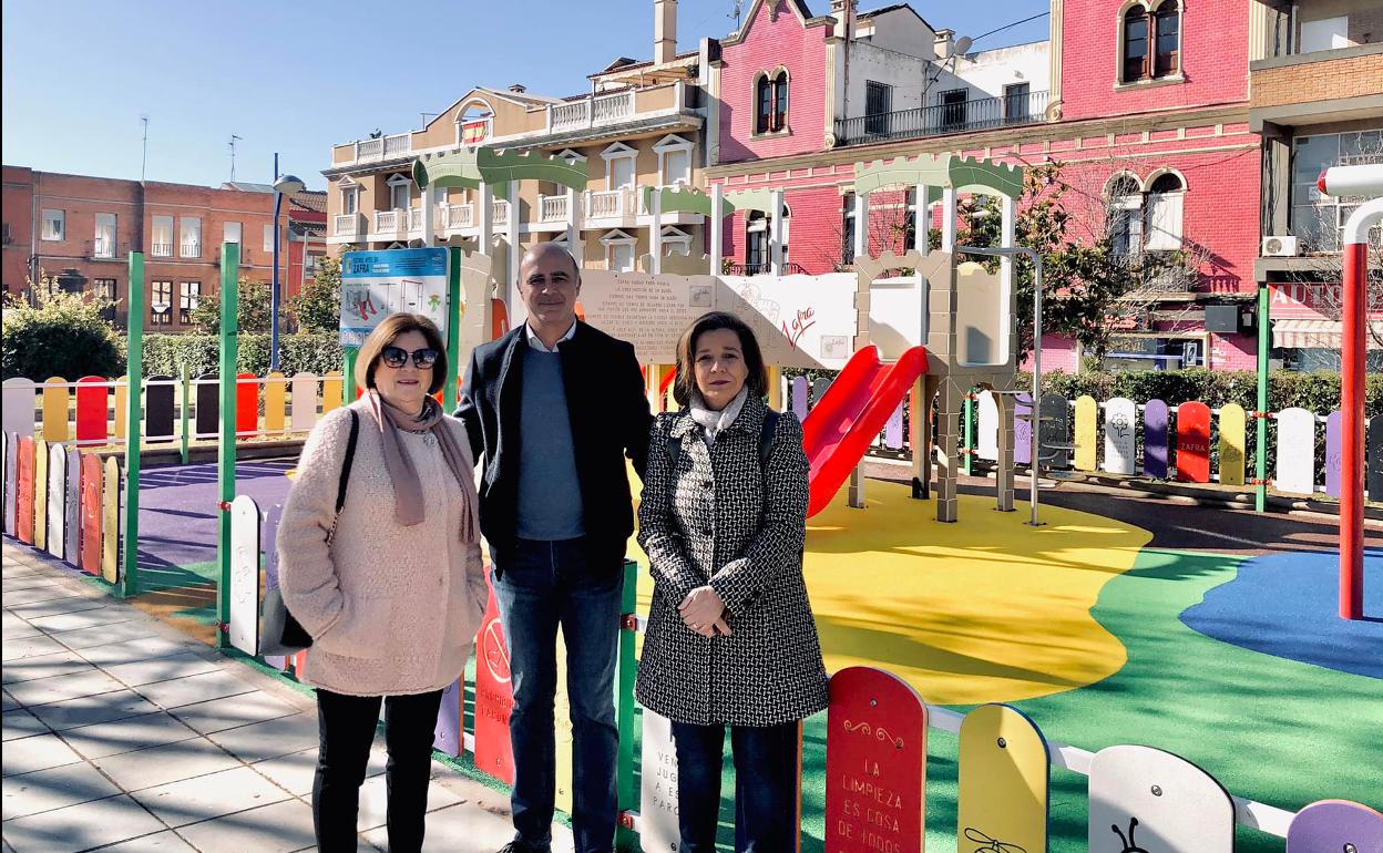 Los más pequeños para pueden disfrutar de los parques infantiles de la Plaza de España