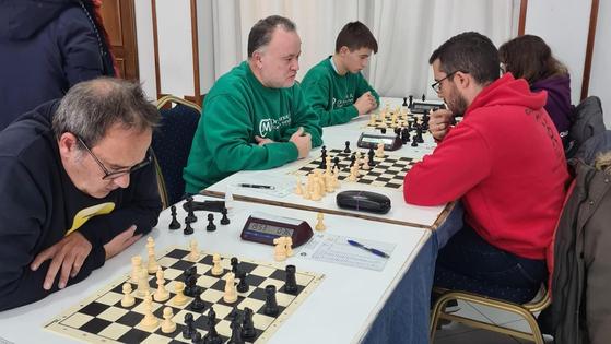 El Ruy López B continúa líder en la primera división extremeña de ajedrez