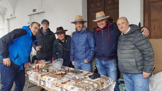 El público celebró la Bacanal de la Grasa en las plazas porticadas