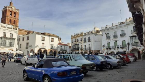 Unos 60 vehículos clásicos participan en la nueva ruta de Vespaclásicos Zafra