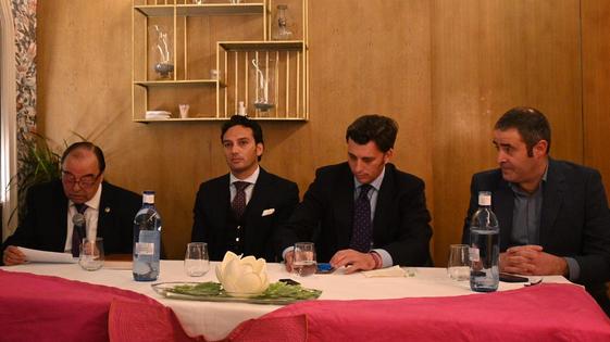 La peña Tercio de Quites celebró sus jornadas taurinas con Alfonso Oliva y Rafael Peralta