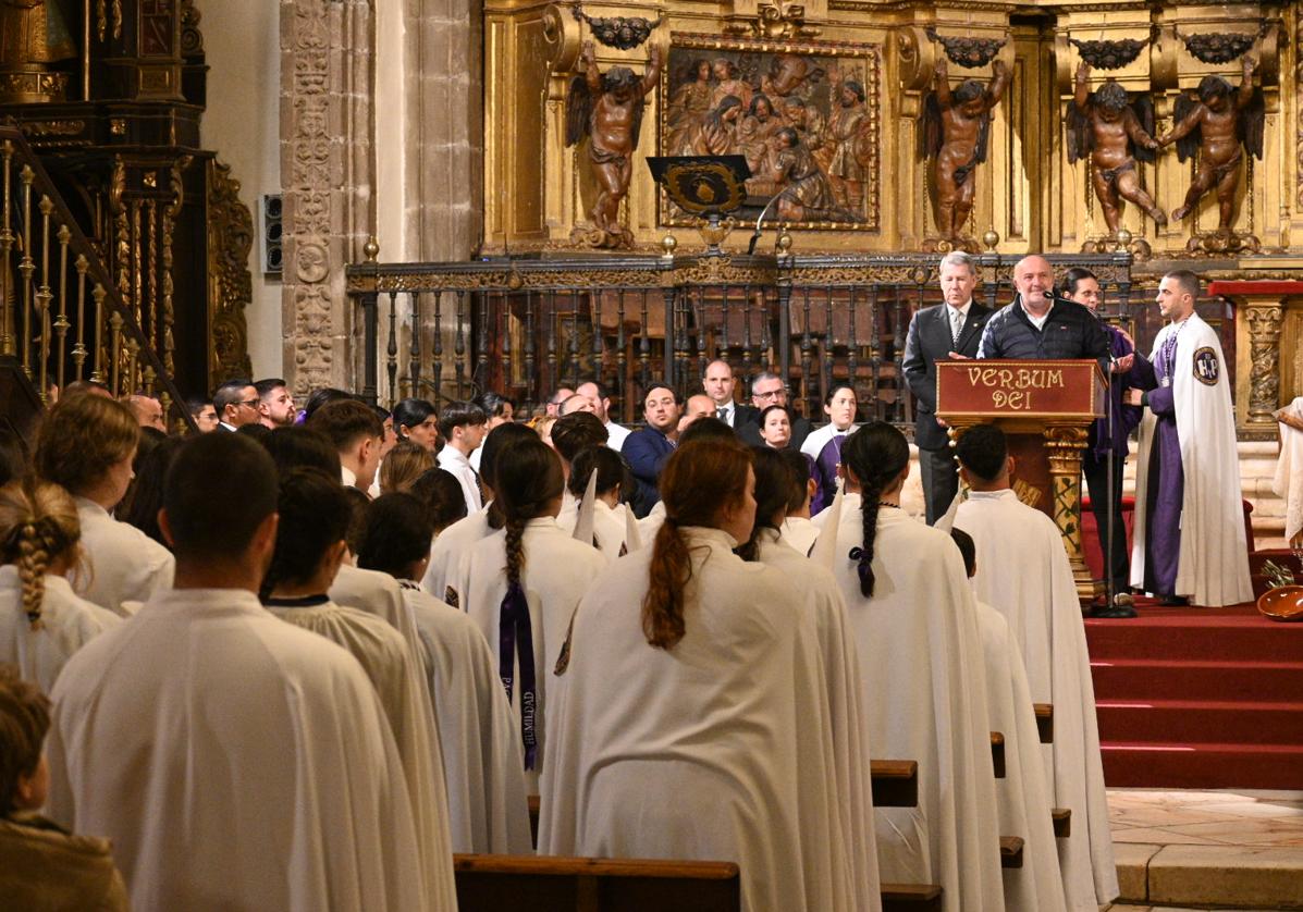 Uno de los actos que tuvieron que celebrarse en el templo