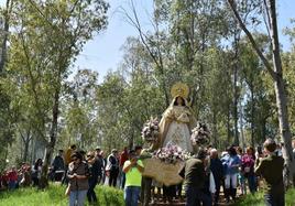 La Virgen de Belén durante su procesión en el entorno de su ermita