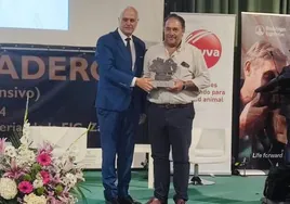 El comisario de Ferias entregó el premio al ganadero