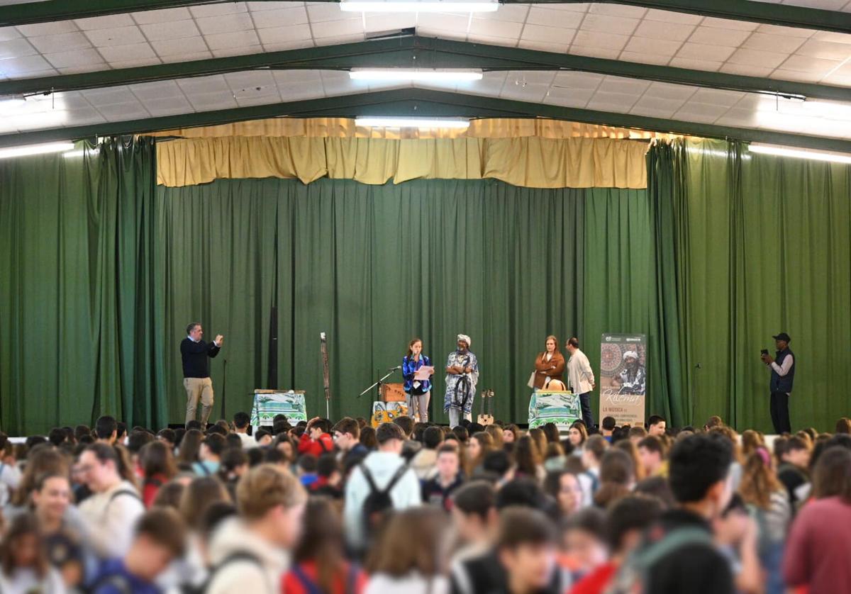 Gran animación en el Festival 'Zafraçais' del CPR con 700 participantes de toda Extremadura