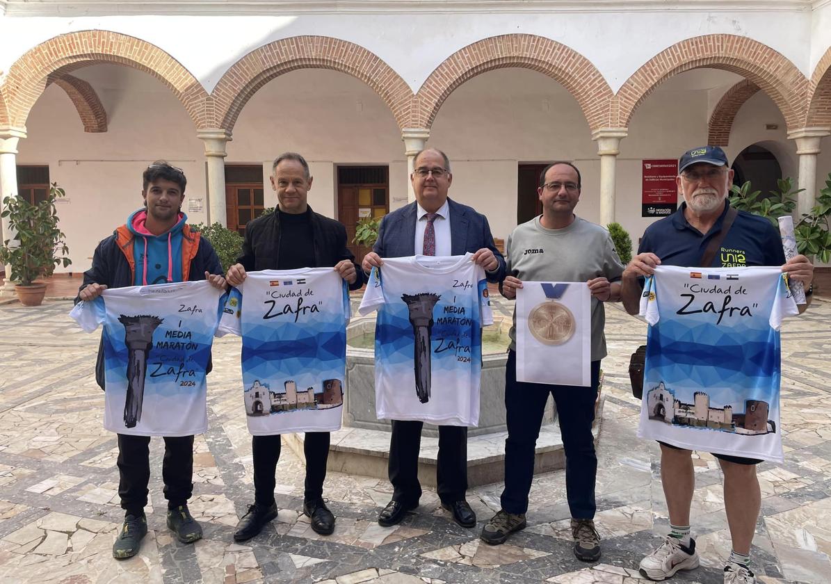 La I Media Maratón 'Ciudad de Zafra' ya tiene su camiseta conmemorativa oficial