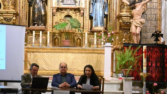La hermandad de 'El Silencio' ya tiene su propio libro que recoge su historia
