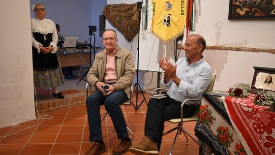 Los Coros y Danzas El Castellar entregaron los premios de sus Juegos Florares de la Poesía 'Dulce Chacón'