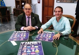 el alcalde y el concejal de Juventud durante la presentación del evento