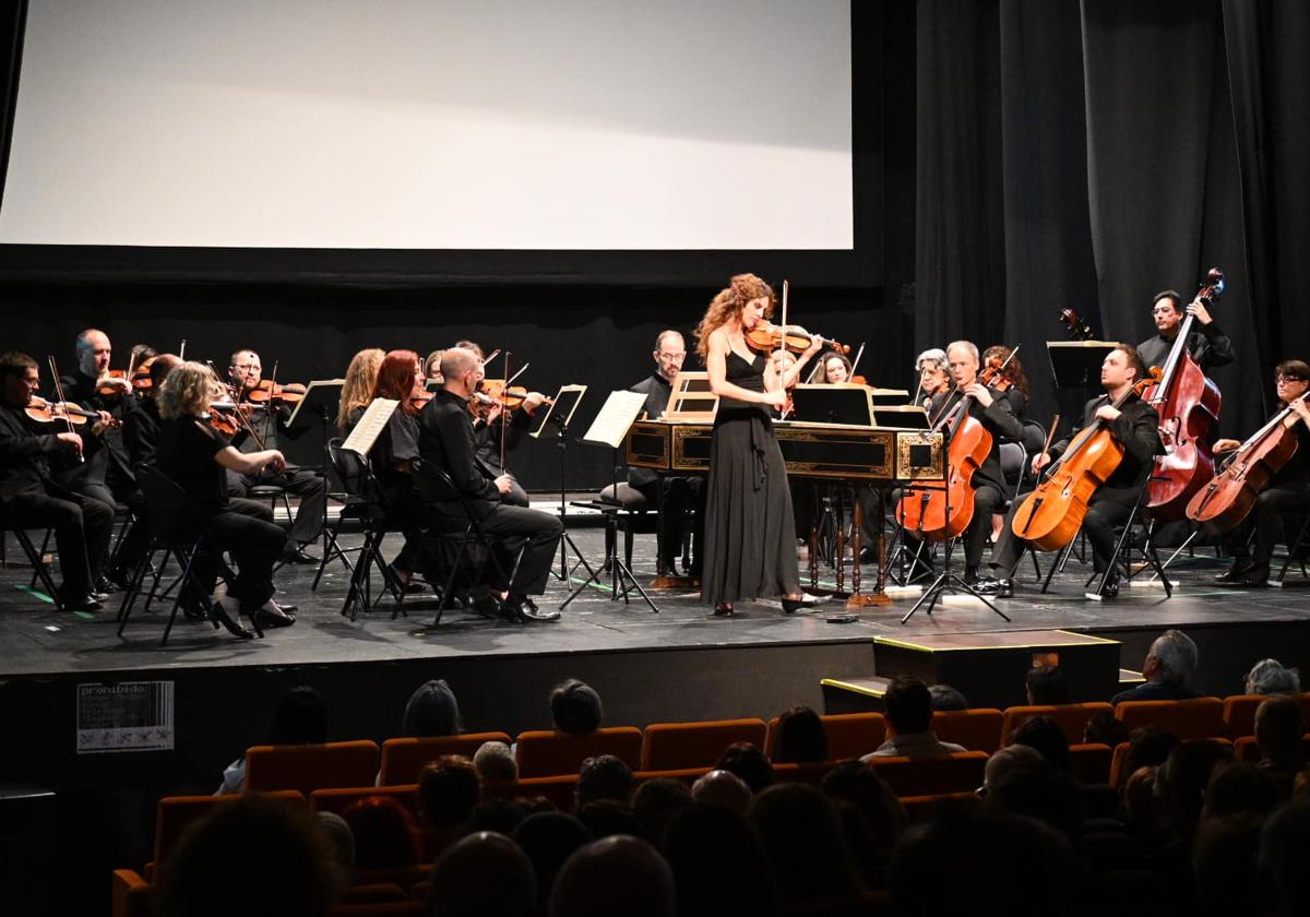 La Orquesta de Extremadura cerró su temporada en el teatro con un magnífica concierto