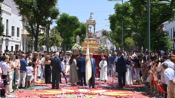 La procesión del Corpus Christi recorrió espléndida las calles