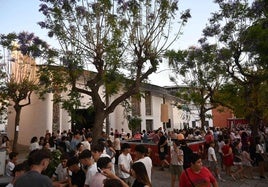 La velada se desarrolló junto a la Parroquia de San Miguel