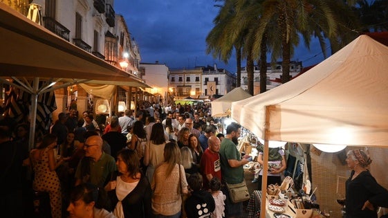 El Mercado del Siglo de Oro pone el broche a la Festividad 'De la Luna al Fuego' con 75 artesanos