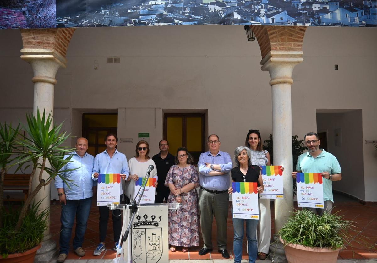 Representantes de la Corporación Municipal durante el acto