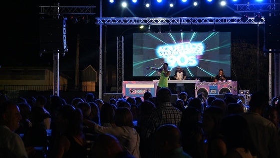 'Aquellos maravillosos 90s' hizo vibrar al público con un gran show