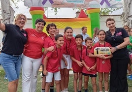 Entrega de diplomas al equipo ganador