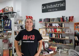 Sergio Gómez, gerente de la librería