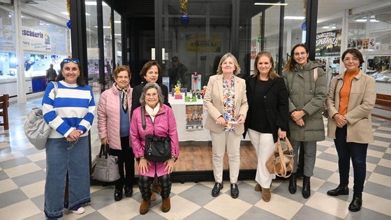 Abierta en la Plaza de Abastos la exposición de croché de Mari Carmen Gallardo