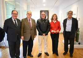 Los ponentes junto con el alcalde y la directora del museo