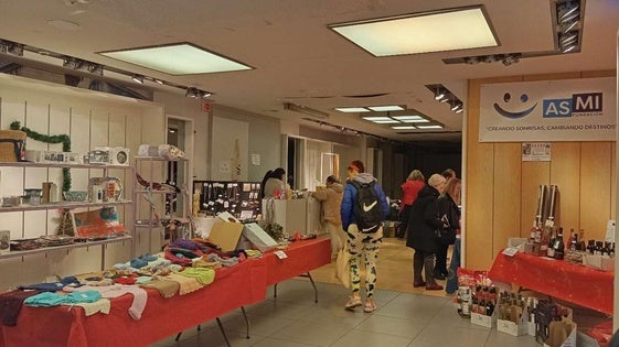 El IX Mercadillo Solidario de Fundación Asmi ofrece variedad de productos