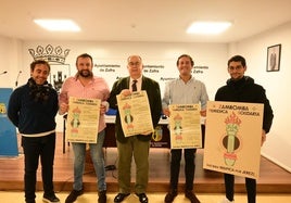 Presentación de la Zambomba Flamenca solidaria en el Ayuntamiento