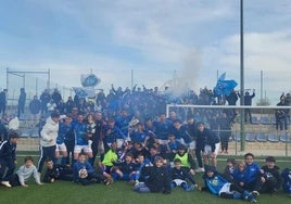 Los azules y su afición celebraron el título tras el partido