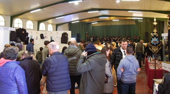 La I Feria Cofrade cierra con éxito uniendo arte, patrimonio y devoción