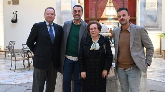 La sacralidad y el arte de la Virgen centraron la V Mesa Redonda de la Cofradía de la Oración
