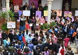 Acto comunitario en el ayuntamiento