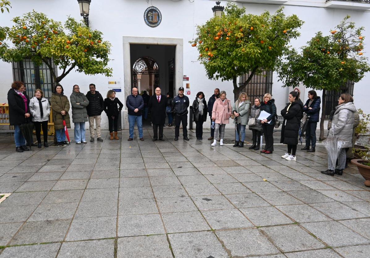 Concentración a las puertas del ayuntamiento