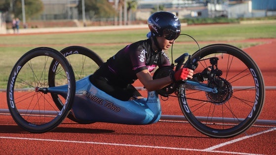 La ciclista paralímpica extremeña Maribel Toro se prepara para competir a nivel internacional