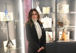 Lorena García en la inauguración de su muestra de libros