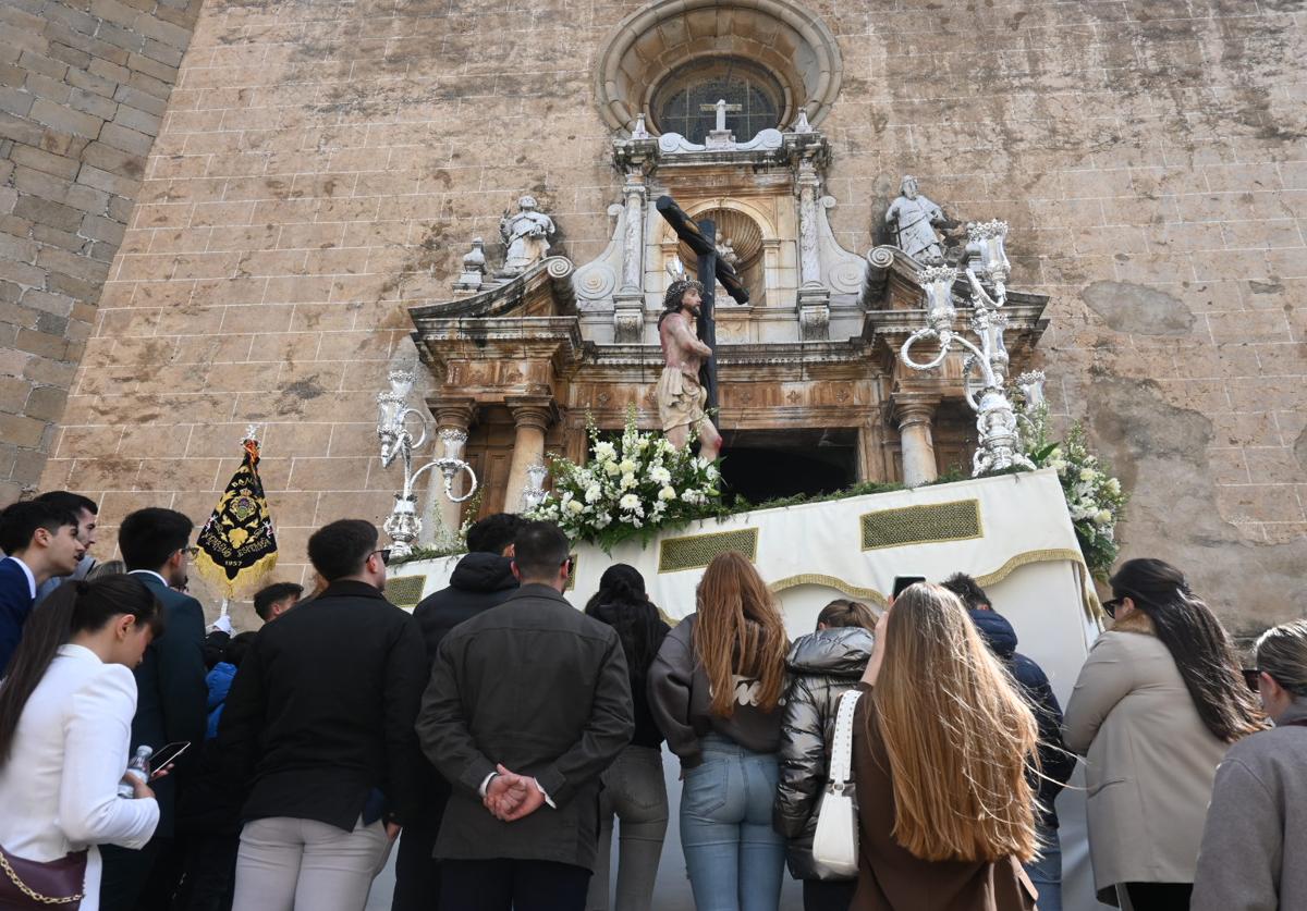 SAlida del Resucitado de la parroquia de La Candelaria