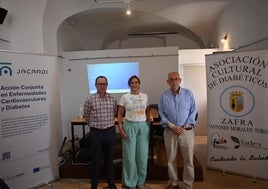 Los ponentes junto con el presidente de la asociacion de diabéticos de Zafra