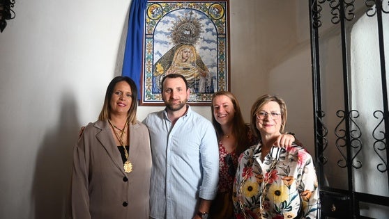 María Santísima de la Salud ya tiene su azulejo en la capilla del Arco Jerez
