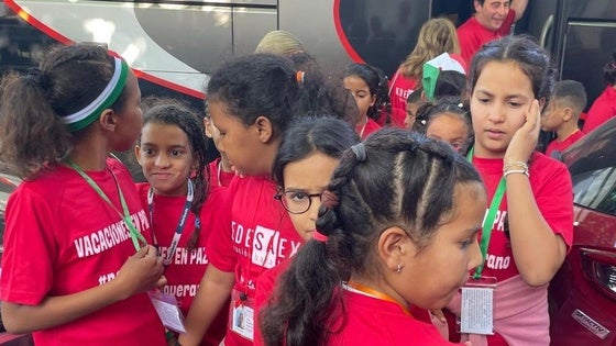 Diez niños y niñas saharauis llegan a Zafra para sus 'Vacaciones en Paz'