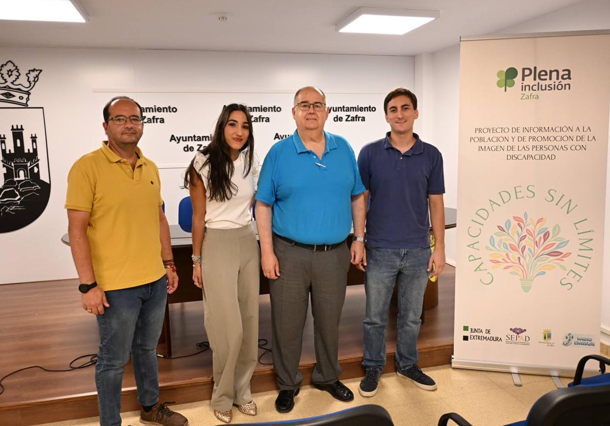 Los representantes de Plena Inclusión y del Ayuntamiento en la presentación