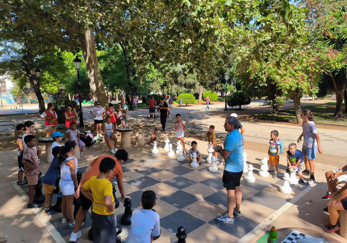 Jornada de ajedrez en el Parque de la Paz