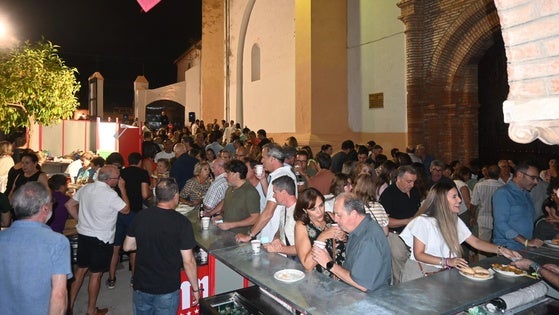 Recuperada con éxito de público la Velá del Cristo del Rosario
