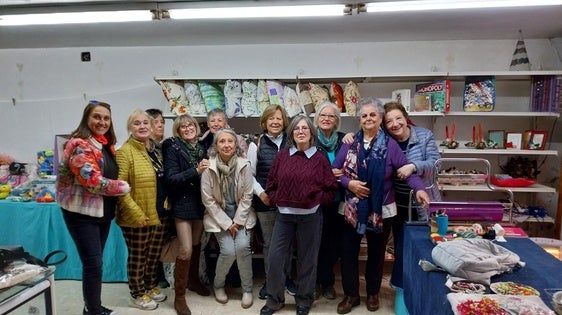 Zafra Solidaria abre su Mercadillo Artesanal Navideño en la calle Sevilla