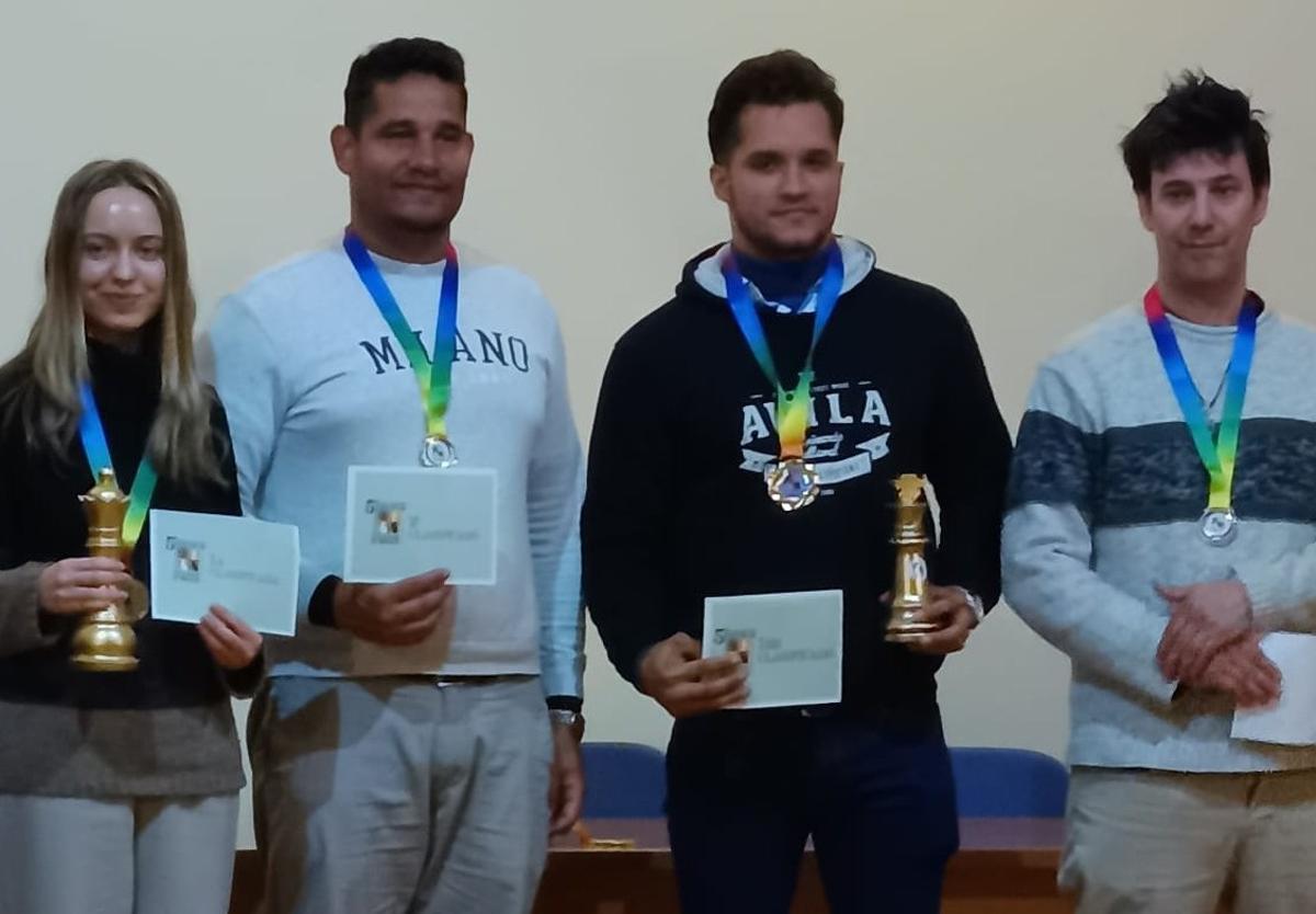 Lennis Martínez en la entrega de trofeos