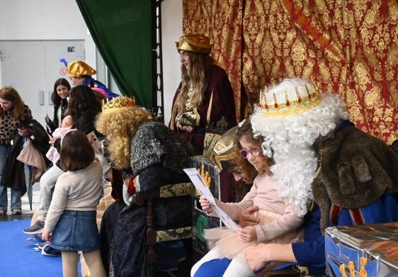 Entrega de cartas a los Reyes Magos