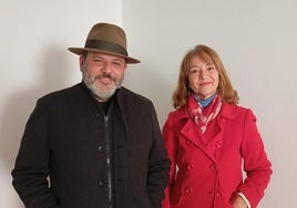 La directora del museo y el coordinador de los guías voluntarios