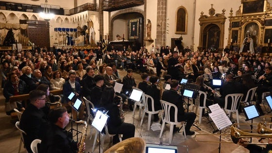 Música y sentimiento cofrade se funden en un estupendo Concierto Sacro en La Candelaria