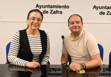 La directora de la Escuela de Música junto al concejal delegado