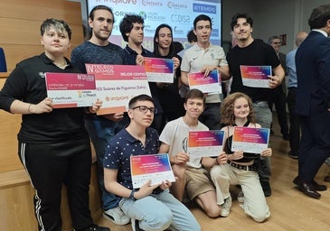 El alumnado del Suárez de Figueroa con sus premios