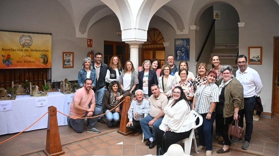 Foto de familia en la exposición