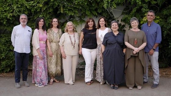 Lupe Osuna y las personasque la acompañan en la nueva junta directiva
