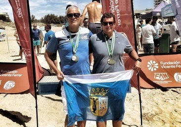 Los dos nadadores zafrenses tras la competición