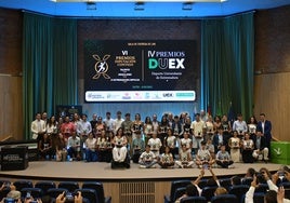 Foto de familia con los premiados